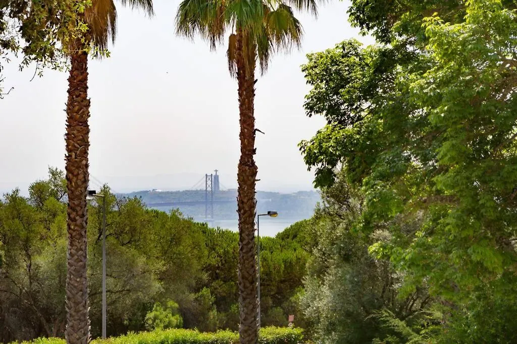 Amazing 4 Bedroom Villa With Pool, View & Garden Lisboa 0*,  Portugalsko